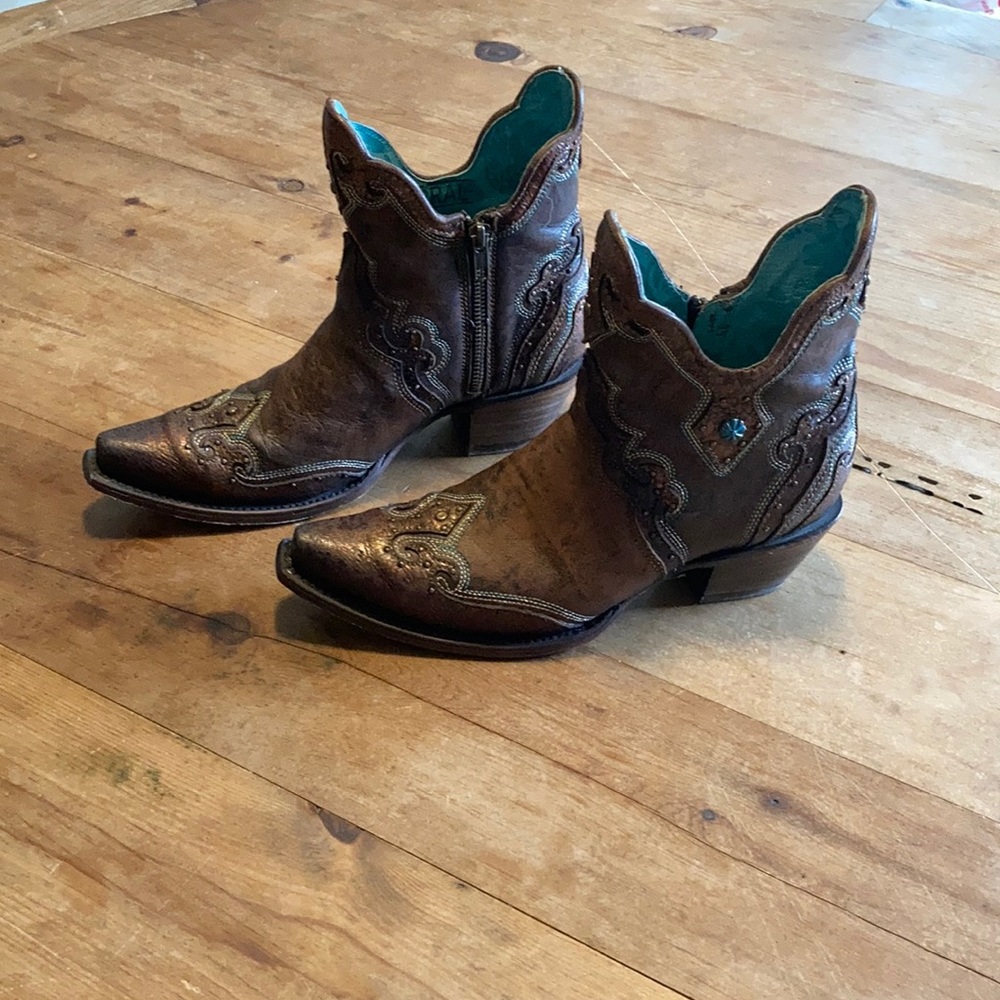 Corral ankle boots